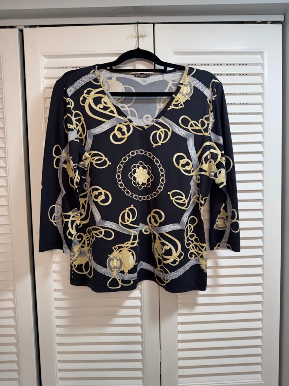 J. McLaughlin Black and Gold V-Neck Chain Print Top